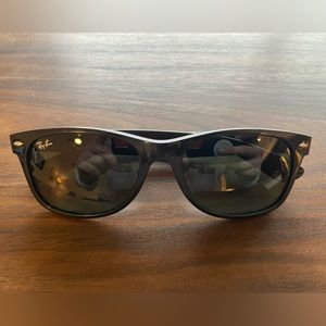 Ray-Ban - Model: New Wayfarer - Unisex - Normal wear